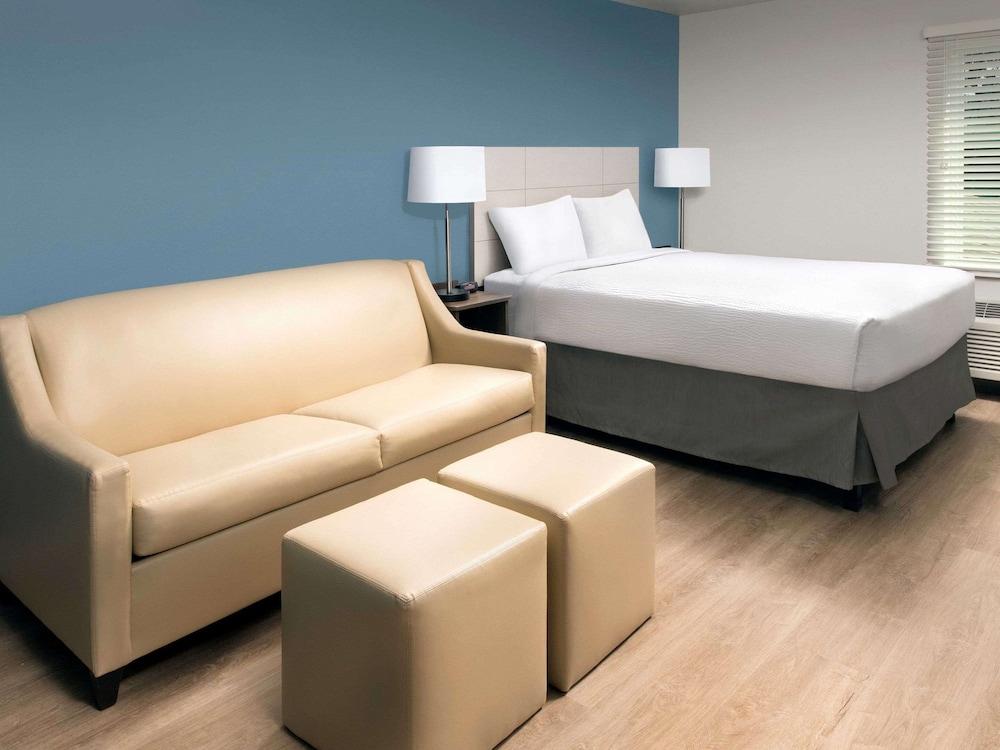 Suburban Studios Watford City Εξωτερικό φωτογραφία