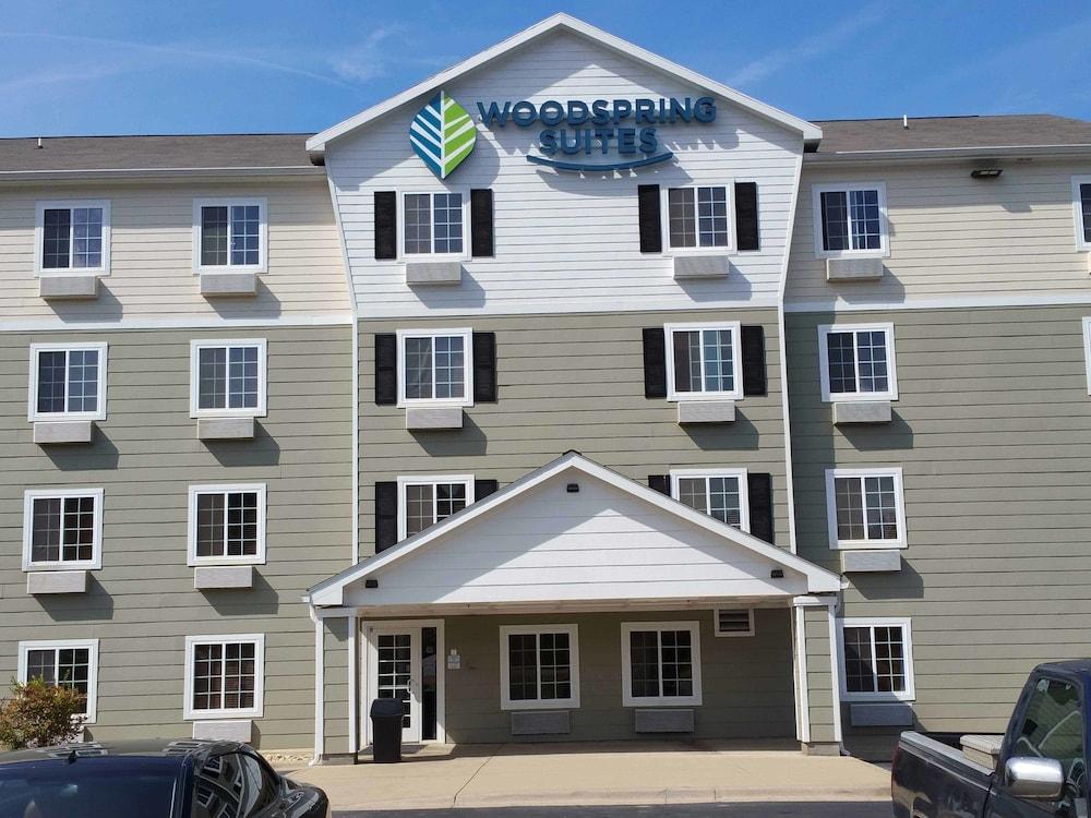 Suburban Studios Watford City Εξωτερικό φωτογραφία